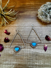 Load image into Gallery viewer, Dangle earrings Sterling silver with kingman turquoise
