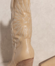 Load image into Gallery viewer, Chic Boots -White &amp; Almond-
