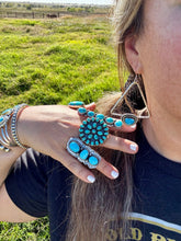 Load image into Gallery viewer, Dangle earrings Sterling silver with kingman turquoise
