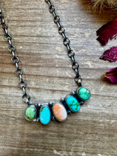 Load image into Gallery viewer, Mix Stones turquoise and spiny bar necklace
