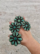 Load image into Gallery viewer, Green flowers turquoise rings - Adjustable on Brass Silver
