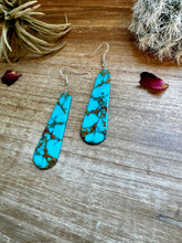 Load image into Gallery viewer, Turquoise block white tear drop earrings
