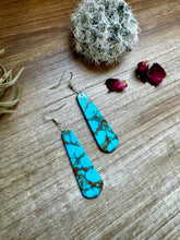 Load image into Gallery viewer, Turquoise block white tear drop earrings
