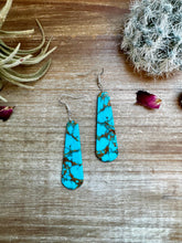 Load image into Gallery viewer, Turquoise block white tear drop earrings
